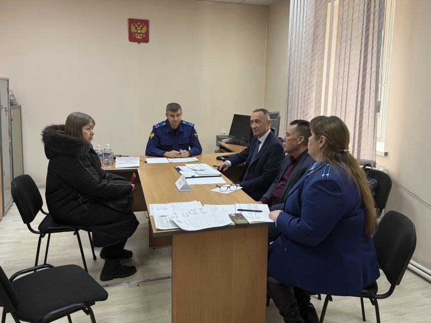 Уполномоченный по правам человека в Забайкальском крае Николай Хлызов и Заместитель прокурора Забайкалья Сергей Цурбанов провели совместный прием жителей Нерчинского района